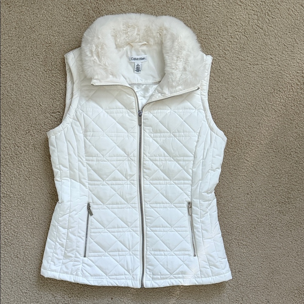 Calvin Klein Women's Ivory Quilted Vest with Faux Fur Collar
